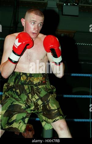 PAUL INGLE FEDERGEWICHT BOXER 30. August 1998 Stockfoto