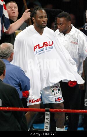 LENNOX LEWIS BOXER STAPLES Center LOS ANGELES USA 21. Juni 2003 Stockfoto