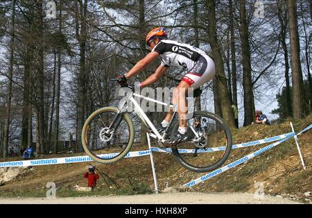 MOUNTAIN BIKER DALBY DARE EVENT DALBY FOREST YORKSHIRE 24. April 2010 Stockfoto