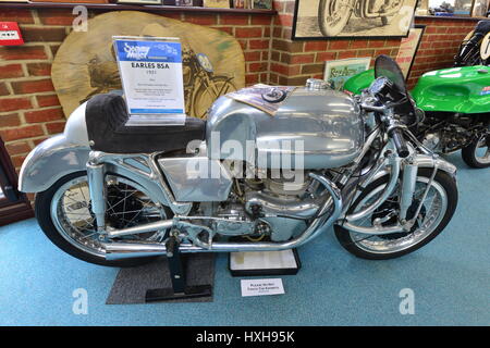 Ein Oldtimer Motorrad in einem Museum im Vereinigten Königreich Stockfoto