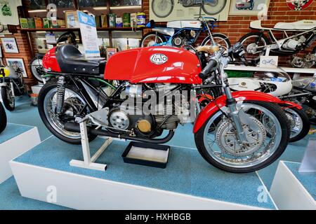 Ein Oldtimer Motorrad in einem Museum im Vereinigten Königreich Stockfoto