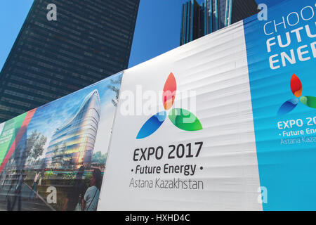 Banner und Logo der Expo 2017 In Astana Stockfoto