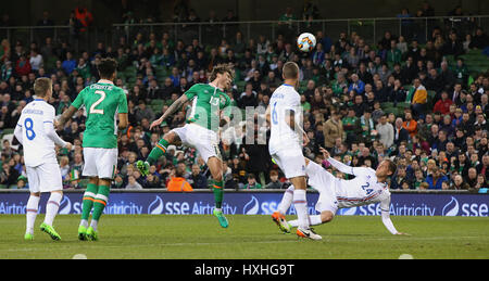 Republik Irland Jeff Hendrick (Mitte) in Aktion während der internationalen Freundschaftsspiel im Aviva Stadium Dublin. Stockfoto