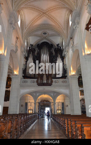 Kirche von St. Leodegar (Hofkirche) in Luzern Stockfoto