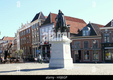 Statue von Jan Pieterszoon Coen, Generalgouverneur der niederländischen Ost Indien Kompanie (VOC) in der 1620s am Roode Steen quadratisch, Stadt von Hoorn, Niederlande Stockfoto