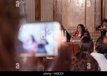 Buenos Aires, Argentinien. 28. März 2017. Plenarsitzung der Gesundheit, Wissenschaft und Technik und Haushalt und Finanzen Ausschüsse fand die Rechnung im Berichtsjahr auf medizinische und wissenschaftliche Forschung über die medizinische Verwendung von Cannabis-Pflanze und seine Derivate, zu diskutieren, die bereits eine mittlere Zulassung Stellvertreter hat. Bildnachweis: ZUMA Press, Inc./Alamy Live-Nachrichten Stockfoto