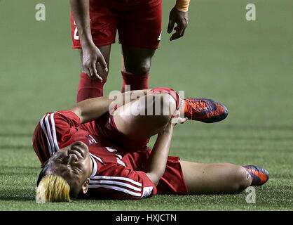 Manila, Philippinen. 28. März 2017. Bimal Gharti Magar Nepals verletzt während des AFC Asian Cup UAE 2019 Qualifikation Final Runde Gruppe F-Spiels zwischen den Philippinen und Nepal im Rizal Memorial Stadium in Manila, Philippinen, 28. März 2017. Die Philippinen gewann 4: 1. Bildnachweis: Rouelle Umali/Xinhua/Alamy Live-Nachrichten Stockfoto