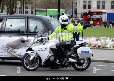 London, UK. 29. März 2017. Premierminister Theresa May kommt im Parlament nach Artikel 50, Westminster, London, UK Credit auslösen: Finnbarr Webster/Alamy Live News Stockfoto