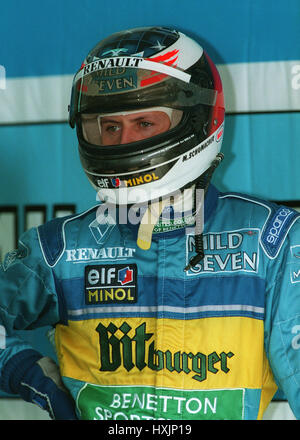 Fichier:Michael Schumacher - Benetton B195 at Silverstone, British GP 1995 (49684723922).jpg - Wikipédia