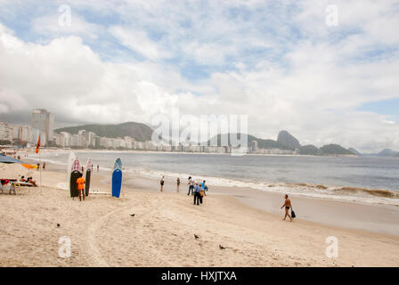 Strand der Copacabana, Rio De Janeiro - Brasilien - 19. Dezember 2013 Stockfoto