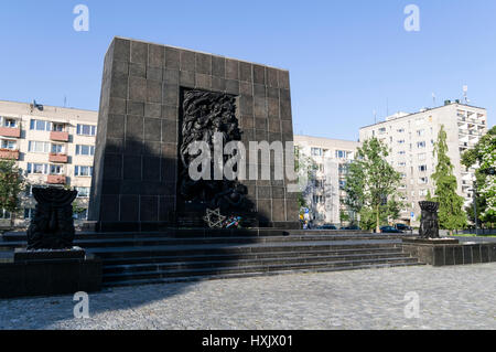 Das Ghetto-Helden-Denkmal erinnert an den Aufstand im Warschauer Ghetto 1943 während des zweiten Weltkriegs Wa ist an dieser Stelle, wo der berüchtigte Warschau Upris Stockfoto