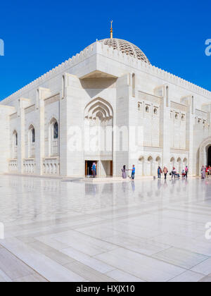 Eingang der Gebetsraum an der großen Moschee von Sultan Qaboos in Muscat, Oman Stockfoto