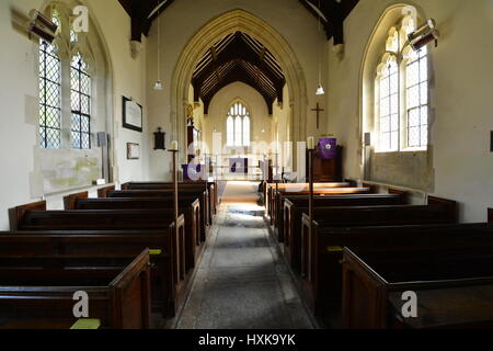 Das Innere der Kirche von Lulworth in England. Stockfoto