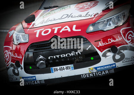 Citroen DS3 WRC von Kris Meeke sitzt im Bereich Neugruppierung vor der feierlichen Beginn des Wales Rally GB 2016 Stockfoto