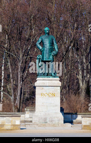 Berlin, Deutschland, Roon Statue. Skulptur von Albrecht Theodor Emil Graf von Roon Stockfoto