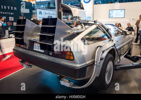 Der DeLorean Zeitmaschine (zurück in die Zukunft-Franchise) basierend auf einem Sportwagen DeLorean DMC-12. Stockfoto