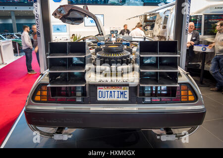 Der DeLorean Zeitmaschine (zurück in die Zukunft-Franchise) basierend auf einem Sportwagen DeLorean DMC-12. Stockfoto