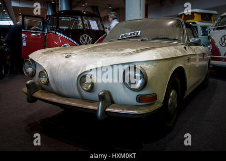 STUTTGART, Deutschland - 2. März 2017: Sportwagen Volkswagen Karmann Ghia, Typ 34. Europas größte Oldtimer-Messe "RETRO CLASSICS" Stockfoto