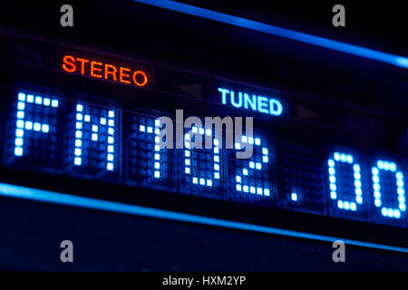 FM-Tuner-Radio-Display. Stereo-digitale Frequenz eingestellten Sender. Horizontale Stockfoto