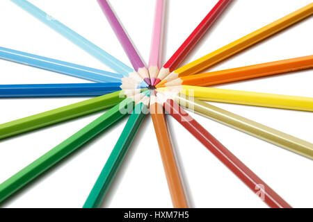 Buntstifte in einem Kreis gelegt Stockfoto