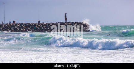 Zadok Ben-David, Big Boy, Skulptur von dem Meer, Cottesloe 2017 Perth, Westaustralien Stockfoto