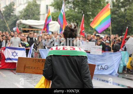 Berlin, 25. Juli 2014: Al Quds Tag Protest und Anti-Protest in Berlin. Stockfoto