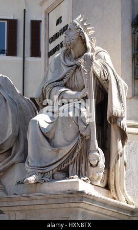 König David von Tadolini auf die Spalte von der Unbefleckten Empfängnis auf Piazza Mignanelli in Rom, Italien Stockfoto