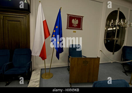 Der Sitz des polnischen Präsidenten in der polnischen Senat Debatte Halle, zweite Kammer des polnischen Parlaments in Warschau, Polen.  Der Sitz ist, wo die p Stockfoto