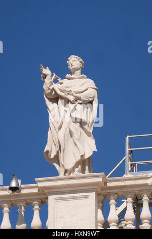 St. Albert, Fragment der Kolonnade des St.-Peters-Basilika im Vatikan Stockfoto