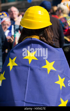 Tausende versammeln sich für den Vereinen für Europa-Rallye durch die Londoner, aus Protest gegen die britische Regierung Austritt aus der Europäischen Union. Stockfoto