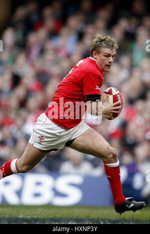 DWAYNE PEEL WALES & LLANELLI SCARLETS MILLENNIUM Stadion CARDIFF WALES 4. Februar 2007 Stockfoto