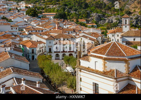 Bergdorf Grazalema, weißen Dörfer Andalusiens, Naturpark Sierra de Grazalema, Provinz Cádiz, Spanien Stockfoto