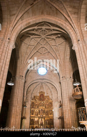 Die romanische Klosterkirche Santo Estevo de Ribas de Sil des 9. Jahrhunderts, Nogueira de Ramuin, Orense Provinz, Region Galicien, Spanien, Europ Stockfoto