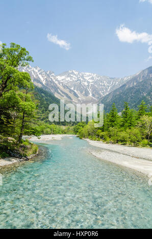 Hotaka Mountain Range und Azusa River bei Kamikochi Nagano japan Stockfoto