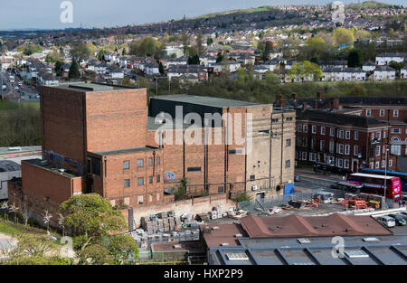 Ansicht der alten Plaza Cinema und das Station Hotel mit Kate Hill's Rat Immobilien in der Ferne. Dudley, West Midlands, UK Stockfoto