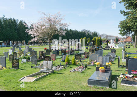 Englefield Green Cemetery, St.Jude Straße, Englefield Green, Surrey, England, Vereinigtes Königreich Stockfoto