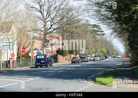 London Road (A30), Englefield Green, Surrey, England, Vereinigtes Königreich Stockfoto