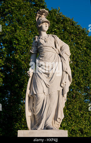 Statue im Park von Schloss Schönbrunn, Wien, Österreich Stockfoto