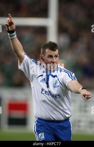 NIGEL OWENS IRB RUGBY Schiedsrichter STADE Frankreich PARIS Frankreich 9. Februar 2008 Stockfoto