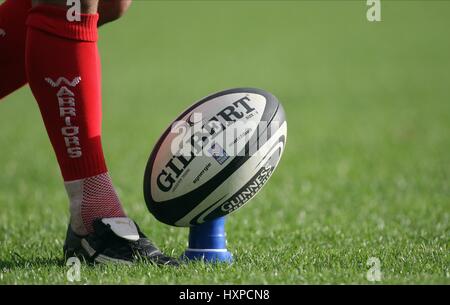 GUINNESS PREMIERSHIP MATCHBALL GUINNESS PREMIERSHIP RUGBYBALL WELFORD ROAD LEICESTER ENGLAND 3. Oktober 2009 Stockfoto