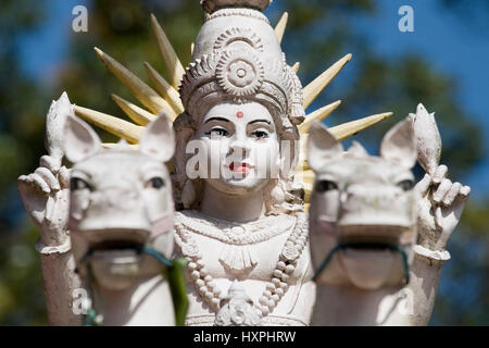 Malaysia, Cameron Highlands, Tanah Rata: Hindu-Tempel mit der Figur der Gottheit lord Visnu, Cameron Highlands, Tanah Rata: Hinduistischer Tempe Stockfoto