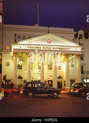 Theatre Royal Haymarket bei Dämmerung, Haymarket, City of Westminster, Greater London, England, Vereinigtes Königreich Stockfoto