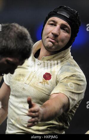 STEVE BORTHWICK ENGLAND & Sarazenen TWICKENHAM LONDON ENGLAND 6. Februar 2010 Stockfoto