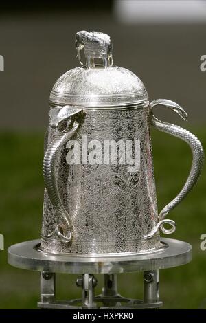 CALCUTTA CUP die CALCUTTA CUP den CALCUTTA CUP TWICKENHAM MIDDLESEX ENGLAND 13. März 2011 Stockfoto