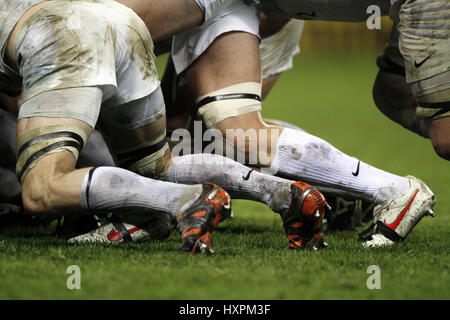 Spieler Graben Füße in TURF internationale RUGBY INTERNATIONAL RUGBY TWICKENHAM MIDDLESEX ENGLAND 17. März 2012 Stockfoto