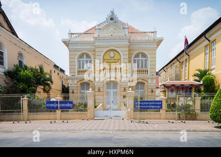 Gebäude aus der Kolonialzeit, in Battambang, Kambodscha, Asien. Stockfoto