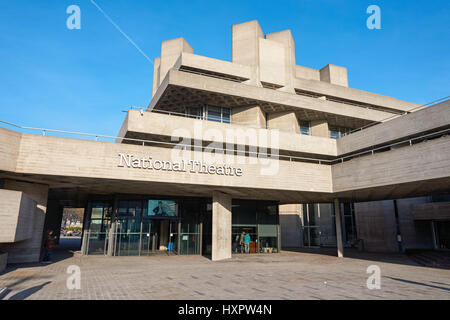 Das Nationaltheater in der South Bank, London England Vereinigtes Königreich UK Stockfoto