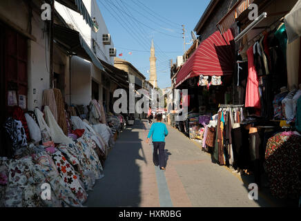 Open-Air-Markt in der Arasta Street, eine touristische Straße zur Selimiye Moschee, nördlichen Nikosia. Stockfoto