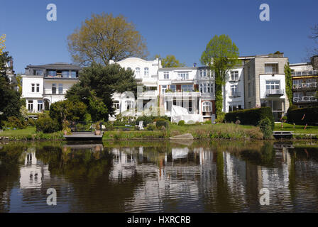 Villen in der Rondeelteich in Winterhude, Hamburg, Deutschland, Europa, Villen bin Rondeelteich in Winterhude, Deutschland, Europa Stockfoto