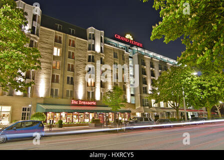 Deutschland, Hamburg, Stadt, Städte, Nacht, in der Nacht, am Abend, am Abend mit, Dunkelheit, leuchtet, beleuchtete, Hotel, Hotels, Grand Elysee, Elysee Stockfoto